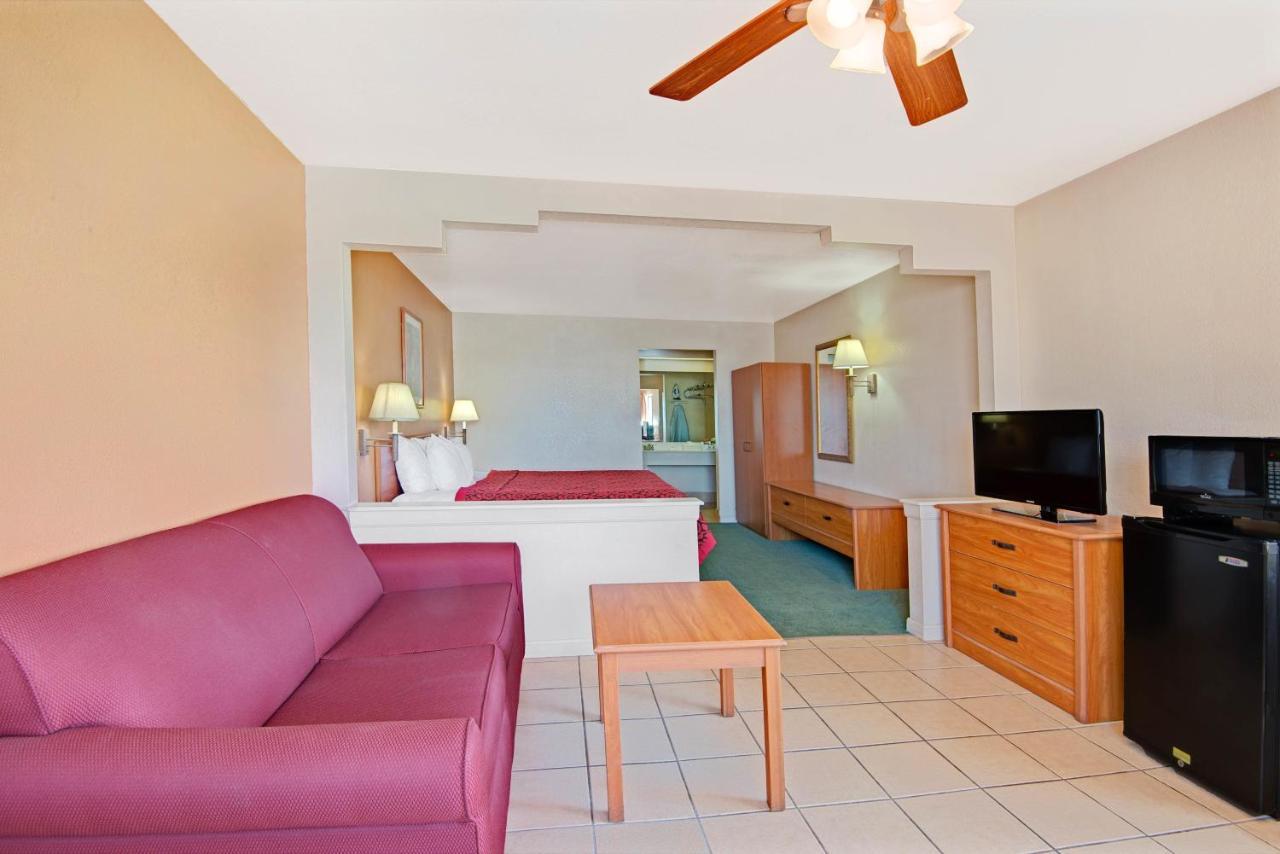 Days Inn & Suites By Wyndham Braunig Lake Elmendorf Camera foto