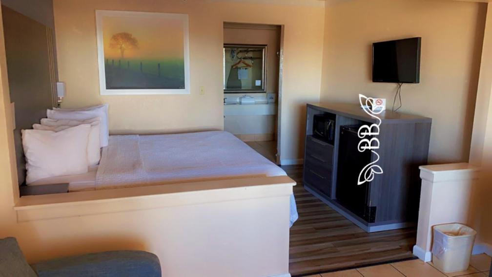Days Inn & Suites By Wyndham Braunig Lake Elmendorf Esterno foto