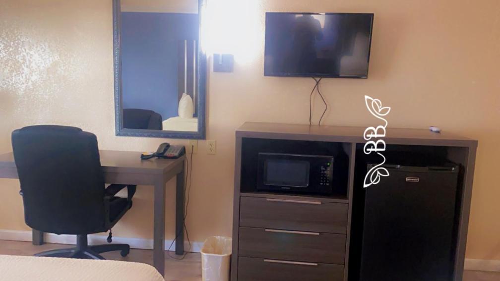 Days Inn & Suites By Wyndham Braunig Lake Elmendorf Esterno foto