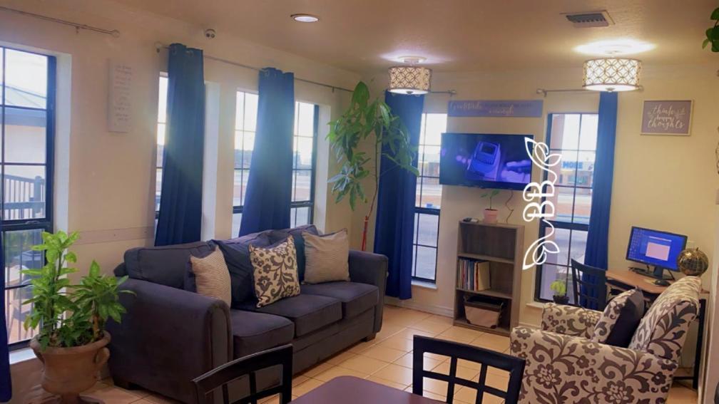 Days Inn & Suites By Wyndham Braunig Lake Elmendorf Esterno foto